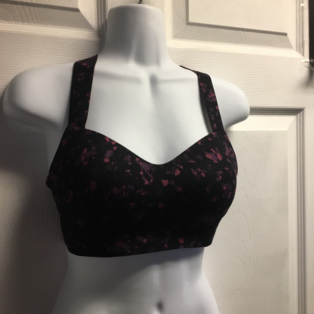NWT Uniqlo sports bra Small